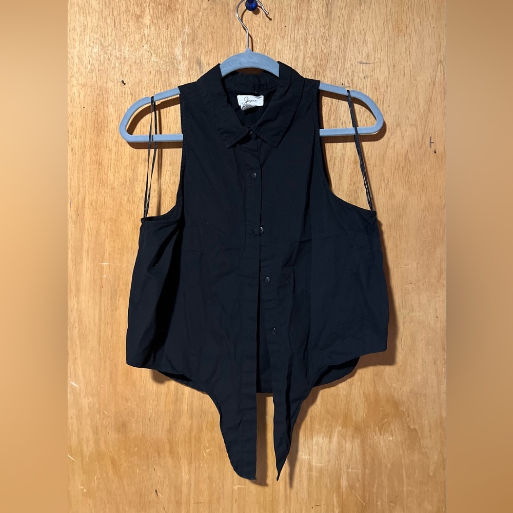 Black top use one time and i have it on white too.